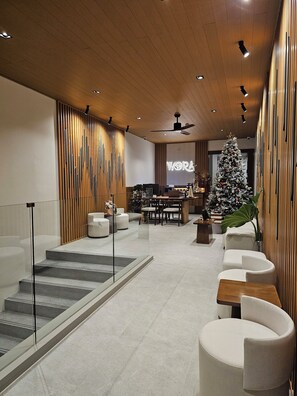 Reception - Wora Hotel (Ratsada)