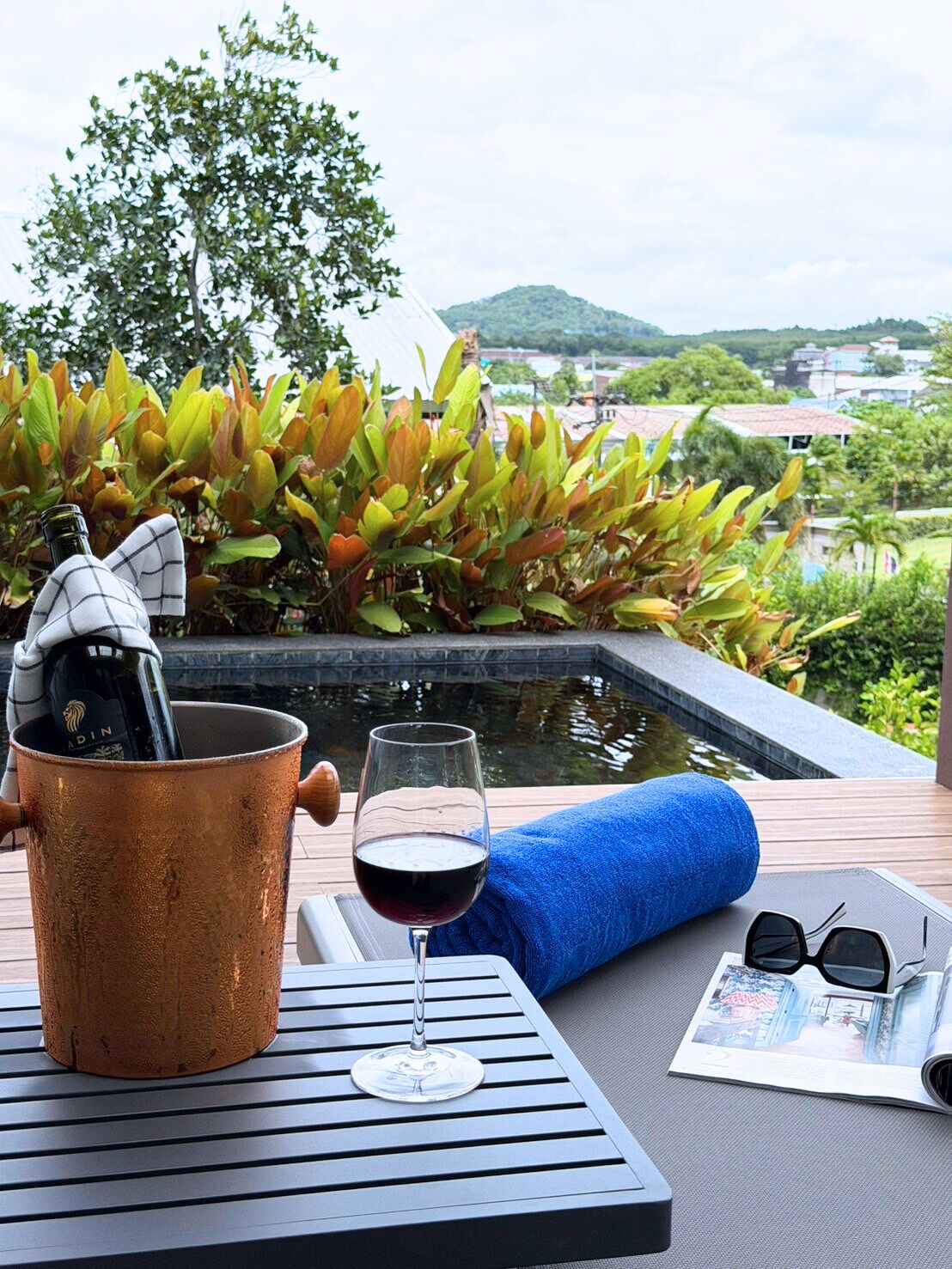 สระว่ายน้ำ