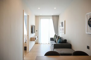 Living area - Wora Hotel (Ratsada)