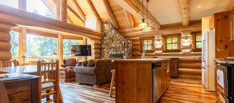 Ski In & Out Right from your Private Hot Tub