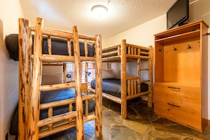 3 bedrooms, iron/ironing board, travel cot, free WiFi