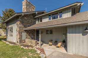 Exterior - Hot Tub, Nordic Ski Access, Pet Friendly! (Big Sky)