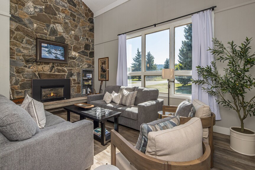 Ski. Hike. Soak. Dogs Welcome | Nordic Ski Haus - Big Sky, MT