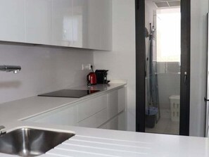 Refrigerador, microondas, horno, lavavajillas