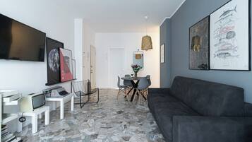 Apartment (2 Bedrooms) | Front of property