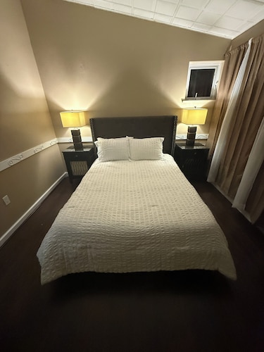 Cozy 2 bedroom retreat in long island