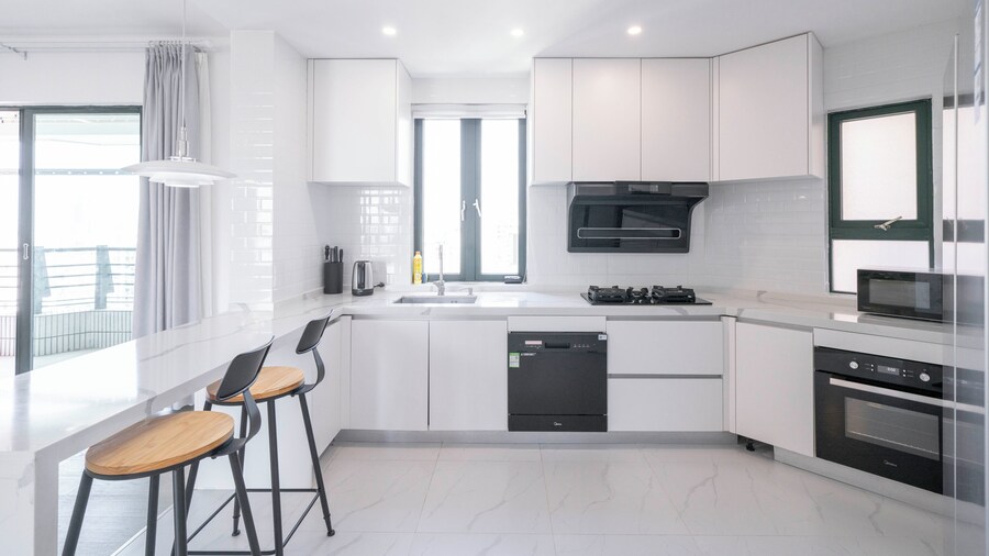 Tyms Elegant 4BR 2BA Apt in Xujiahui