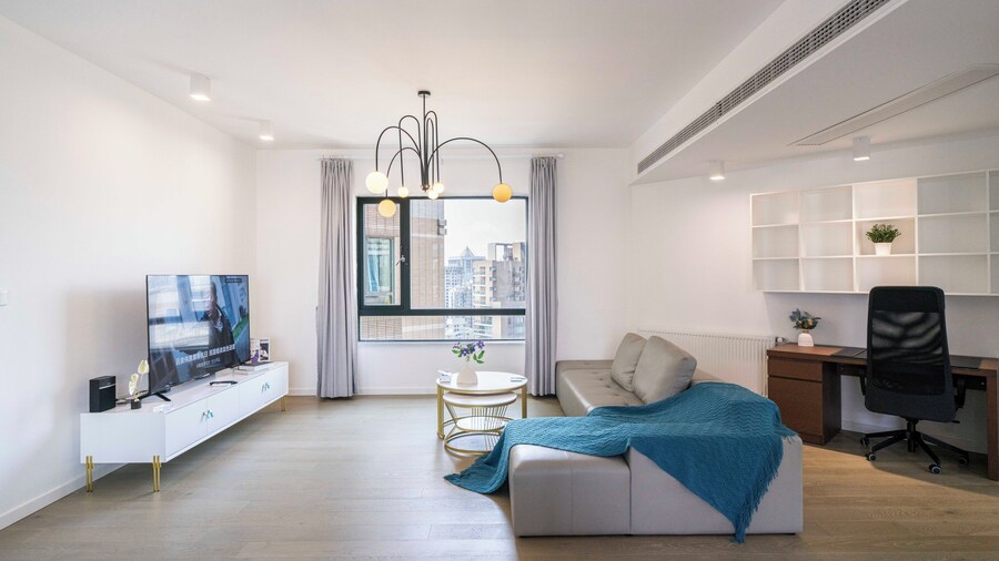 Tyms Elegant 4BR 2BA Apt in Xujiahui