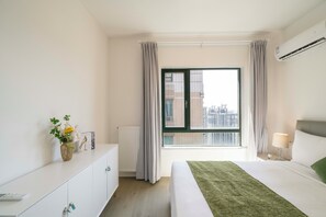 Superior Apartment, 4 Bedrooms, Balcony, City View | Iron/ironing board, free WiFi