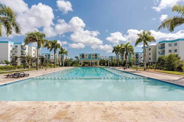 Apartment, 1 Bedroom, Accessible, Smoking | Pool | Outdoor pool