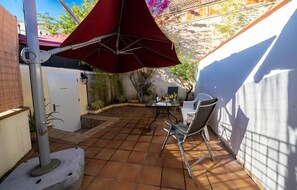 Terrace/patio - 'Central Apartment Granada' with Shared Terrace, Wi-Fi and Air Conditioning (Granada)