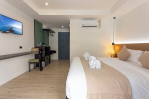 Luxury Double Room, City View | In-room safe, blackout drapes, free WiFi