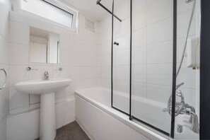 ヘアドライヤー、タオル