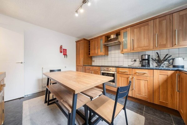 Fridge, microwave, oven, dishwasher