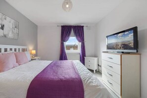 1 habitación, tabla de planchar con plancha, wifi y ropa de cama 