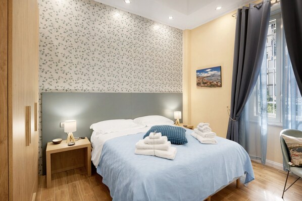 2 bedrooms, iron/ironing board, WiFi, bed sheets