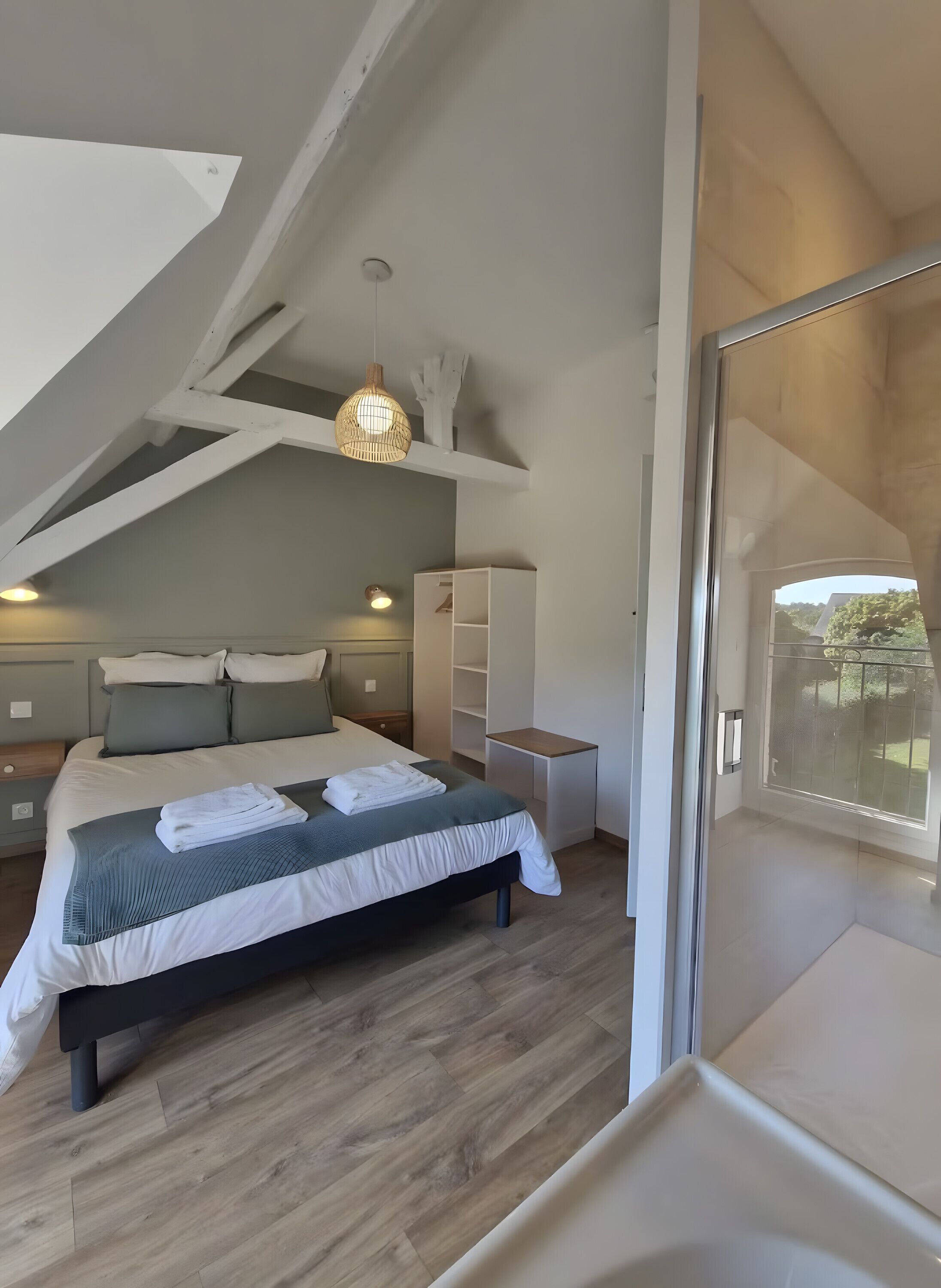 5 dormitorios, tabla de planchar con plancha, wifi y ropa de cama