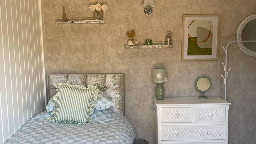 Staysolihull, Large Spacious Corner House,