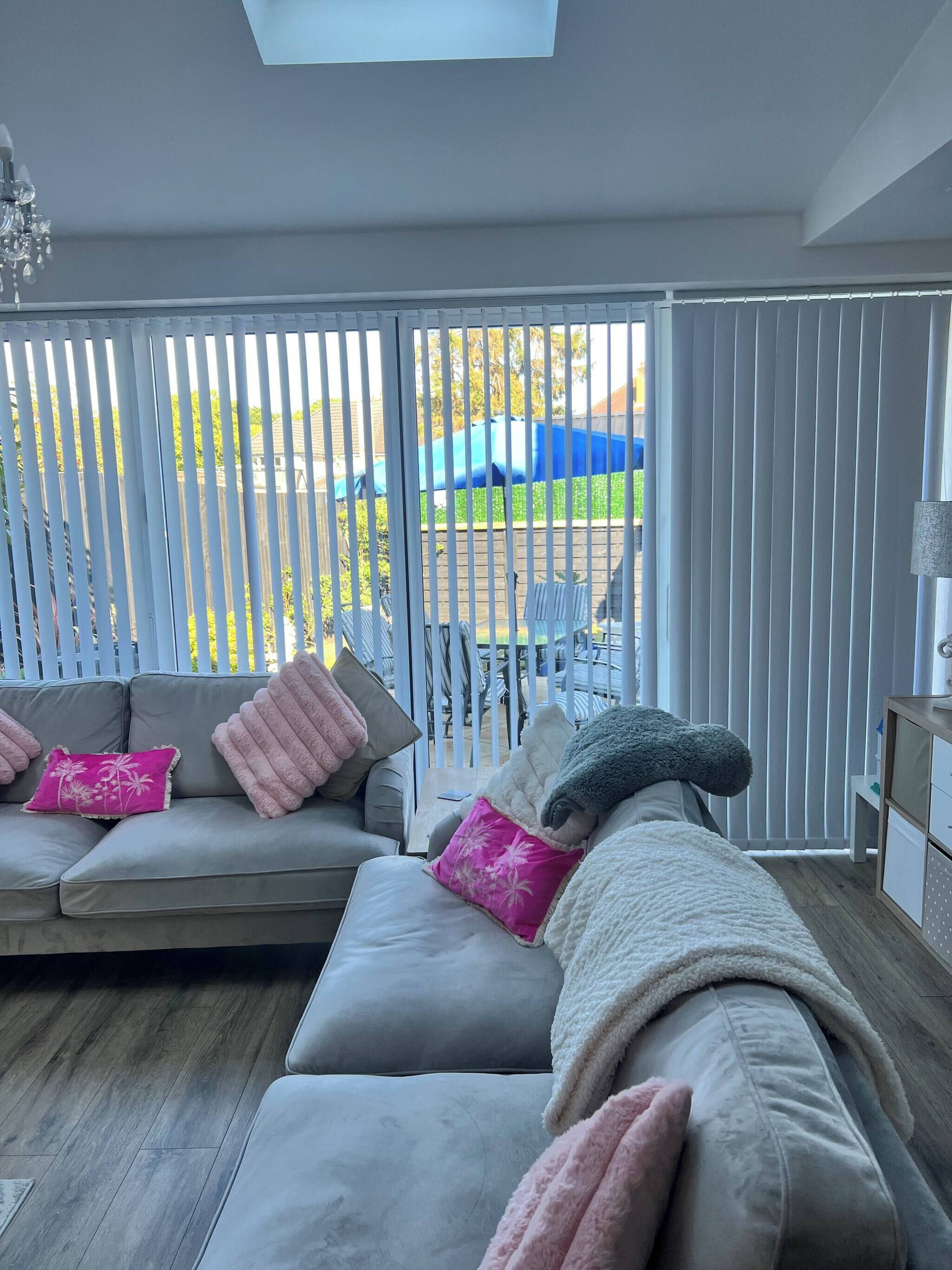 House, 4 Bedrooms, Accessible | Living room | Books