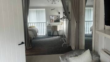 House, 4 Bedrooms, Accessible