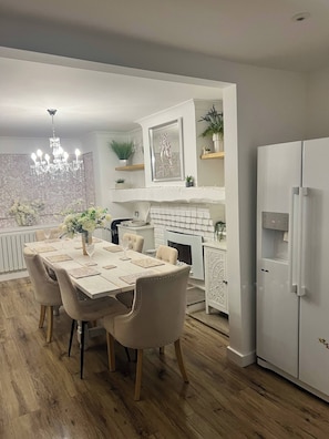 House, 4 Bedrooms, Accessible | Dining room