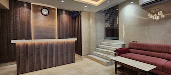 Hotel Pushpak International