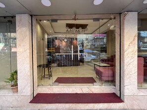 Front of property - Hotel Pushpak International (Kolkata)