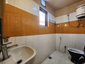 Deluxe Double Room | Bathroom