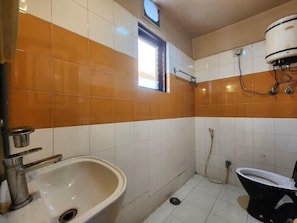 Deluxe Double Room | Bathroom