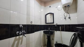 Kamar Double atau Twin Superior | Kamar mandi