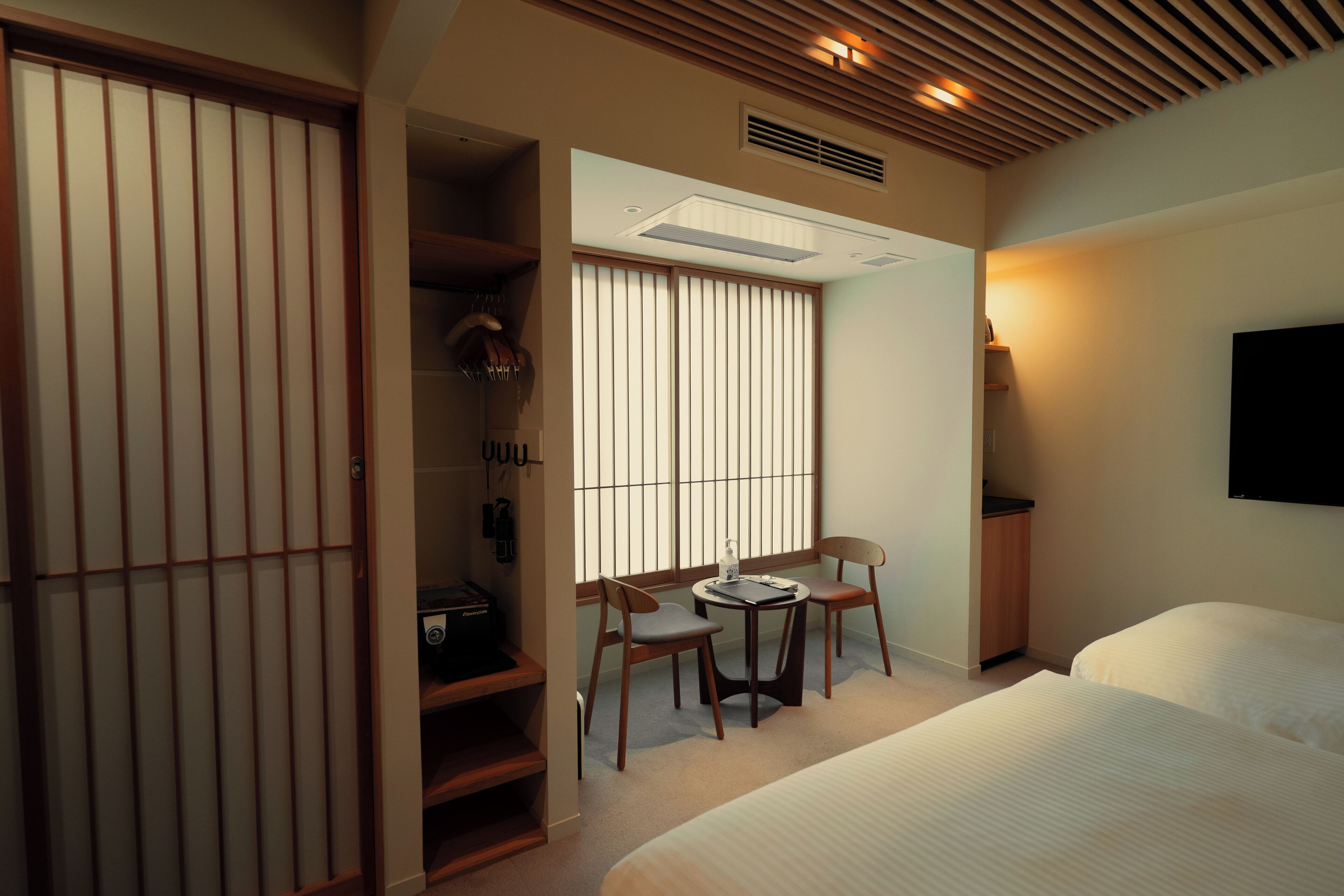 ห้องทวิน | ตู้นิรภัยในห้องพัก, ผ้าม่านกันแสง, Wi-Fi ฟรี, ผ้าปูที่นอน