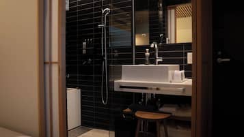 Tomannsrom – standard | Bad | Hårføner, tøfler, bidé og håndklær