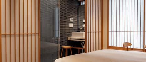 Tomannsrom – standard | Oppholdsområde | En 40-tommers TV med digitale kanaler