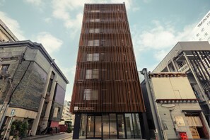 Front of property - Asuite Hakata by ASUMIRU (Fukuoka)