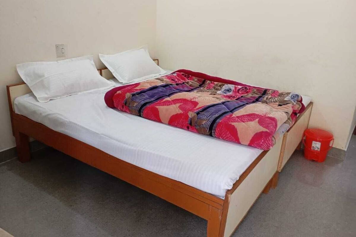 Luxury Double Room, Balcony, Mountain View | Free WiFi, bed sheets