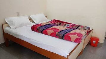 Luxury Double Room, Balcony, Mountain View | Free WiFi, bed sheets