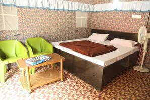 Habitació doble de luxe, balcó, vistes a la muntanya | Wifi gratuïta i roba de llit 