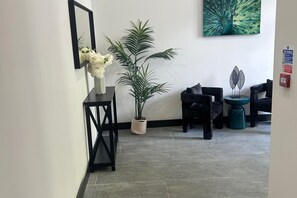 Interior - North London 1-bed Apt, Sleeps 2, 10 Min to Tube (London)