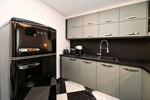 Apartamento, 1 habitación, accesible para personas con discapacidad, vistas a la ciudad | Interior