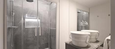 Apartment, 1 Schlafzimmer, barrierefrei, Stadtblick | Badezimmer