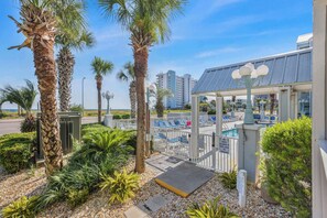 Unclassified image, 5 of 45, button