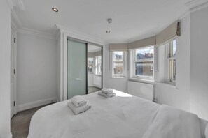 3 Schlafzimmer, Schreibtisch, Bügeleisen/Bügelbrett, WLAN