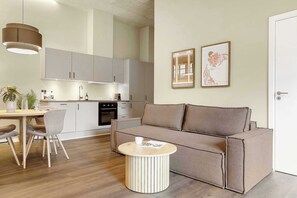 TV, offices - Stylish Easy-Access Ground Floor Apartment for 4 (Aarhus)