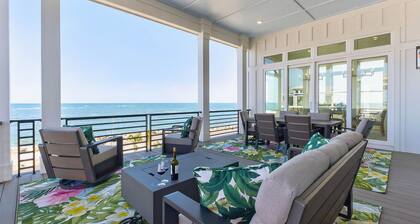 Oceanfront home with Panoramic Views