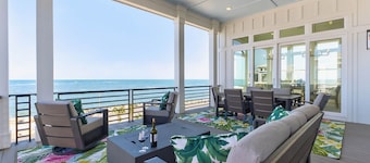 Oceanfront home with Panoramic Views