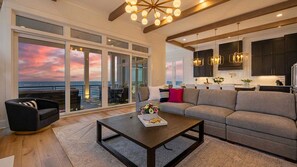 TV, fireplace - Oceanfront home with Panoramic Views (Ocean Isle Beach)