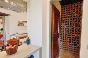 Interior - Private Tuscan farmhouse with infinity pool, panoramic view with 14 seats (Pelago)