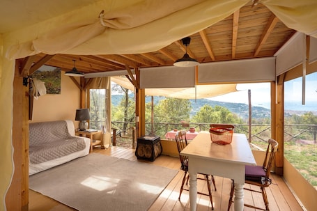 Living area. Ripa Garden: Panoramic Glamping between the Amalfi Coast and Cilento