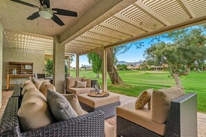 Terrace/patio - Palm Desert Resorter (Palm Desert)