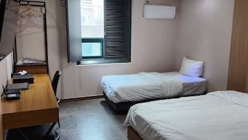 經典雙床房 | 書桌、手提電腦工作空間、遮光窗簾/窗簾、免費 Wi-Fi